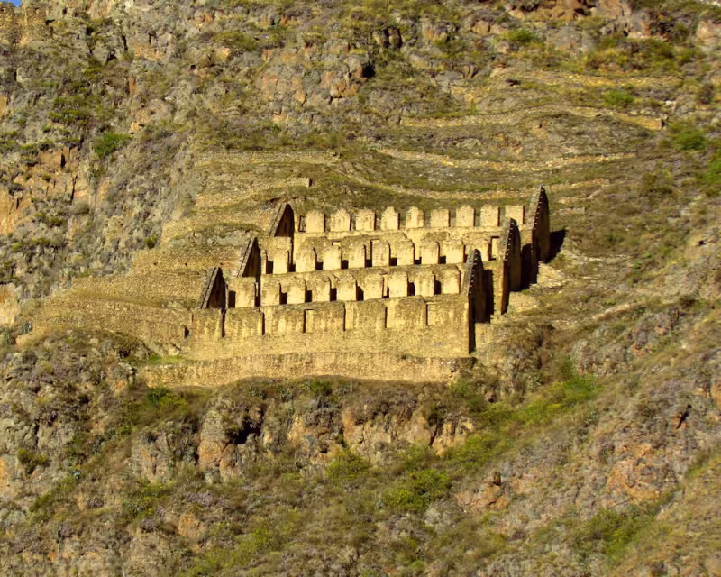 Qullqas in Peru